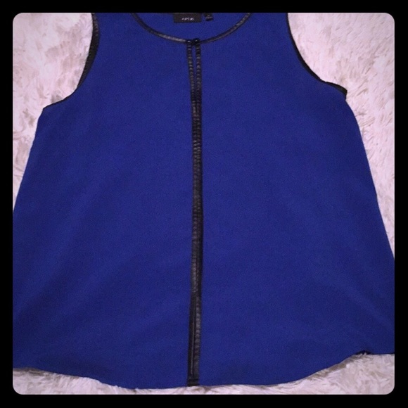 Gorgeous Deepest of Blue w/ Blk Top - Picture 4 of 7